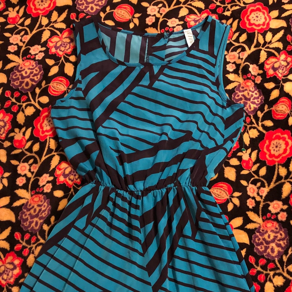 Cute retro designed turquoise and black dress
